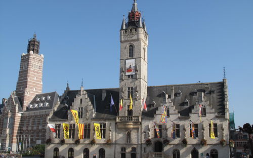 Stadhuis en Lakenhalle Dendermonde