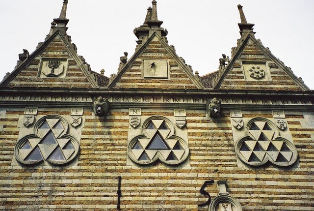 Rushton Triangular Lodge