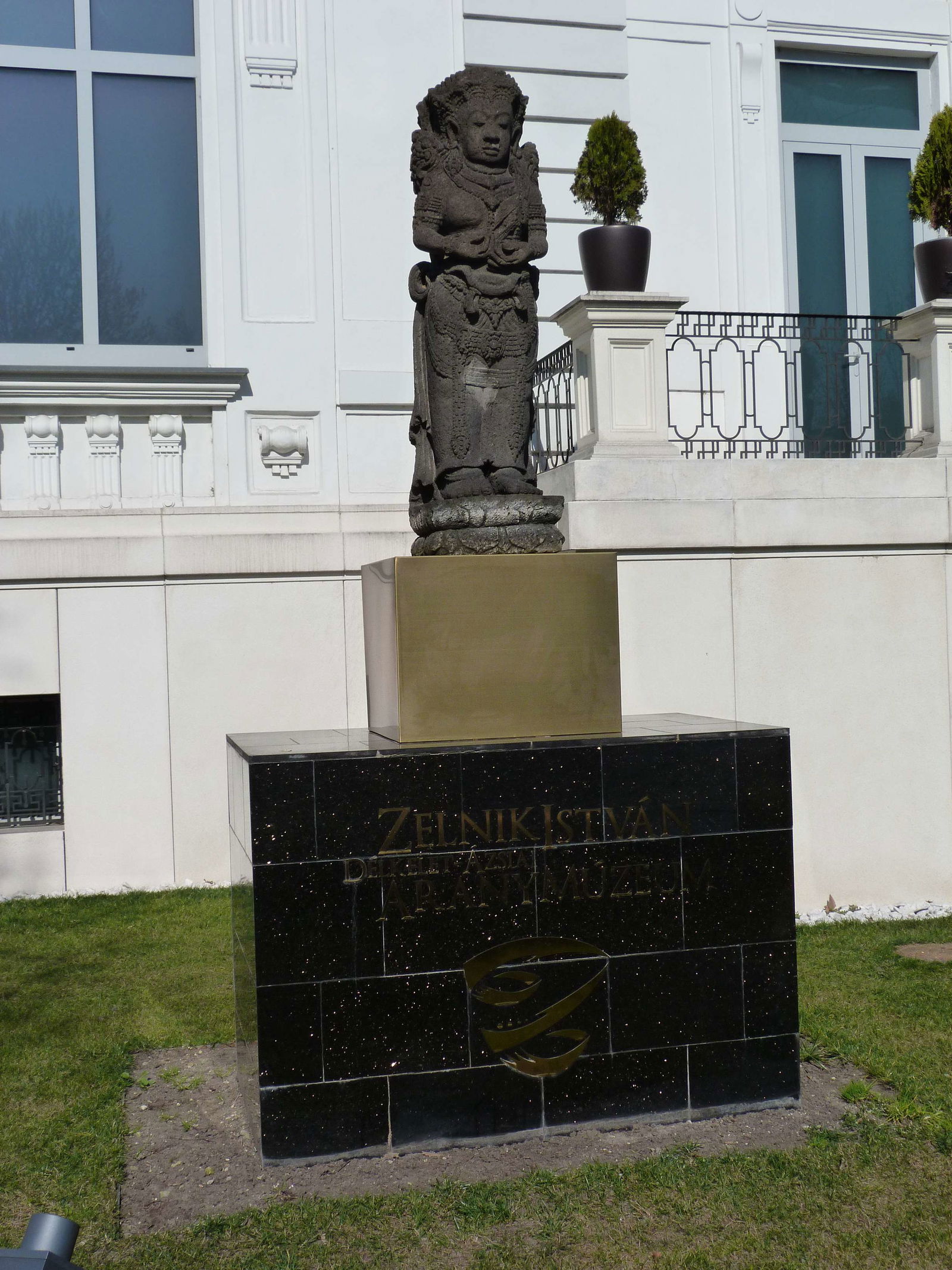 Zelnik István Southeast Asian Gold Museum