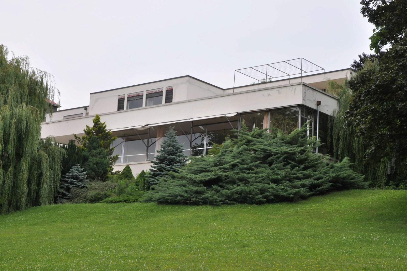 洋書 Mies van der Rohe: Vila Tugendhat Brno PHdwN7zMGj3DsdwwXTaPy.jpg