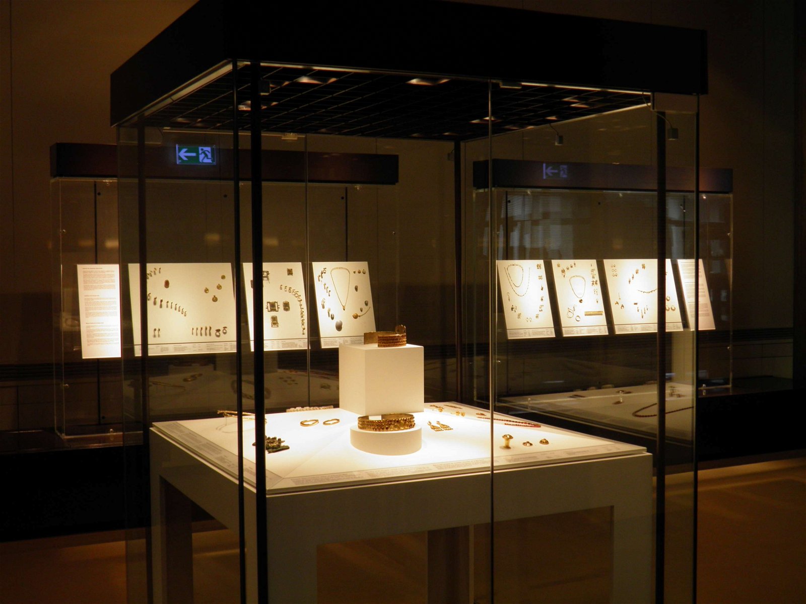 Roman-German Museum (Romisch-Germanisches Museum)