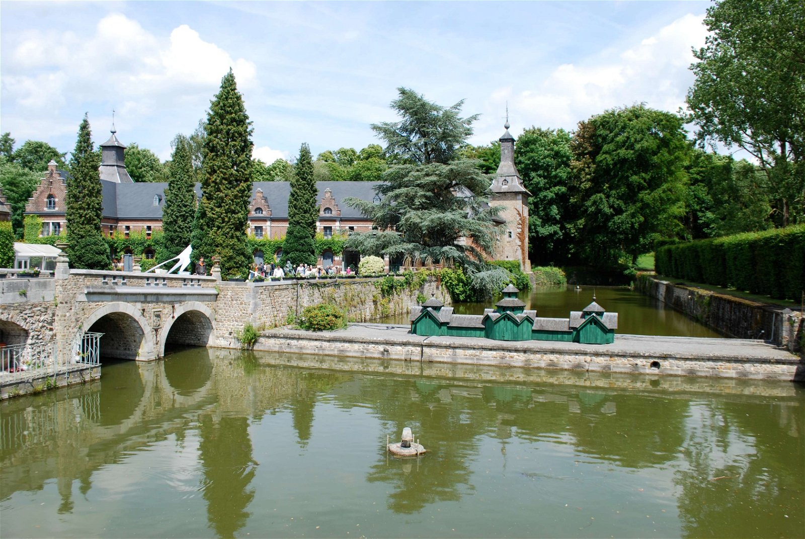 Jehay-Bodegnée Castle