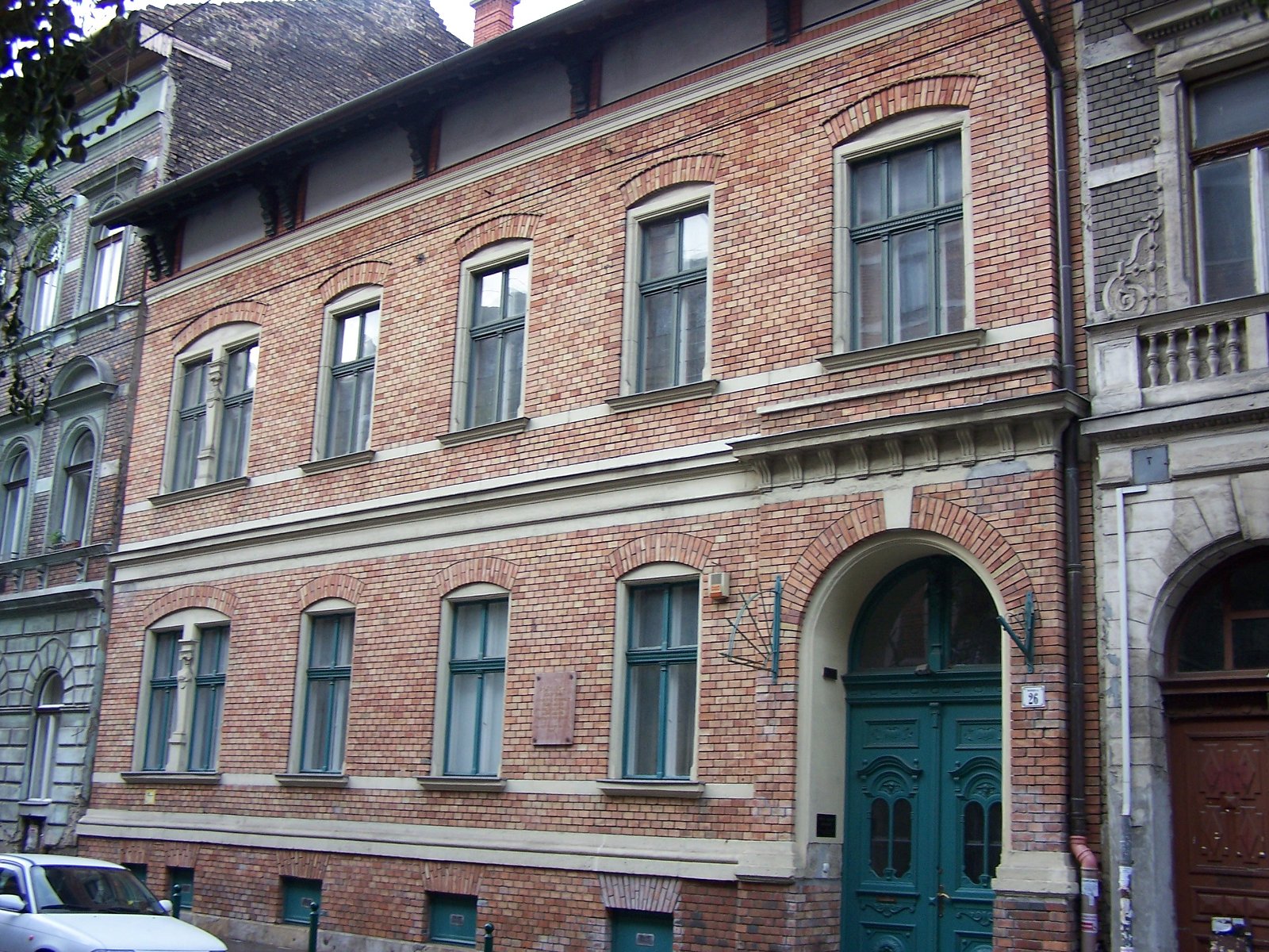 Roth Miksa Memorial House