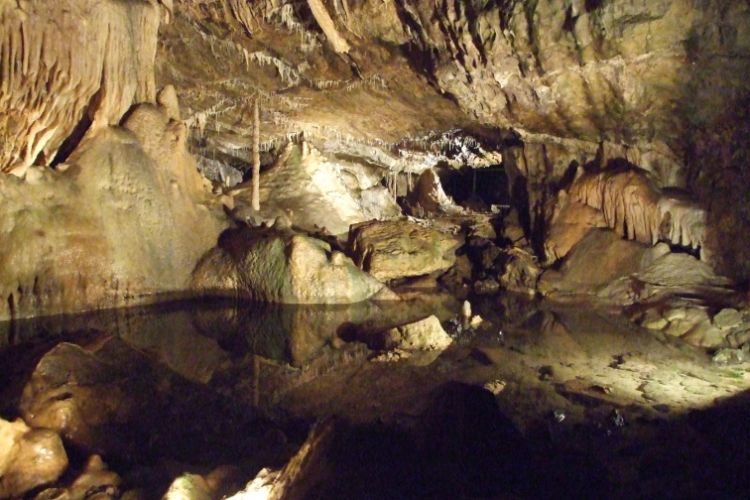 Hotton's Caves
