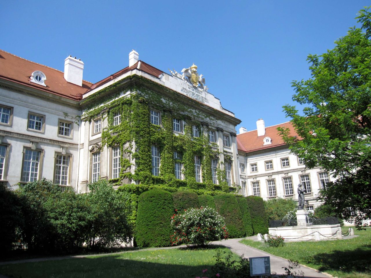 Josephinum (Vienna) - Visitor Information & Reviews