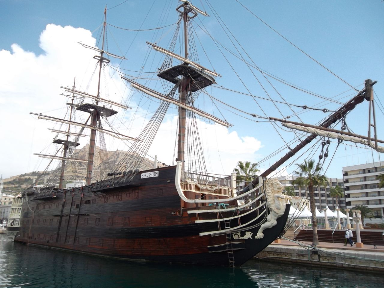 Barco Restaurante El Trinidad (Alicante) - Visitor Information & Reviews