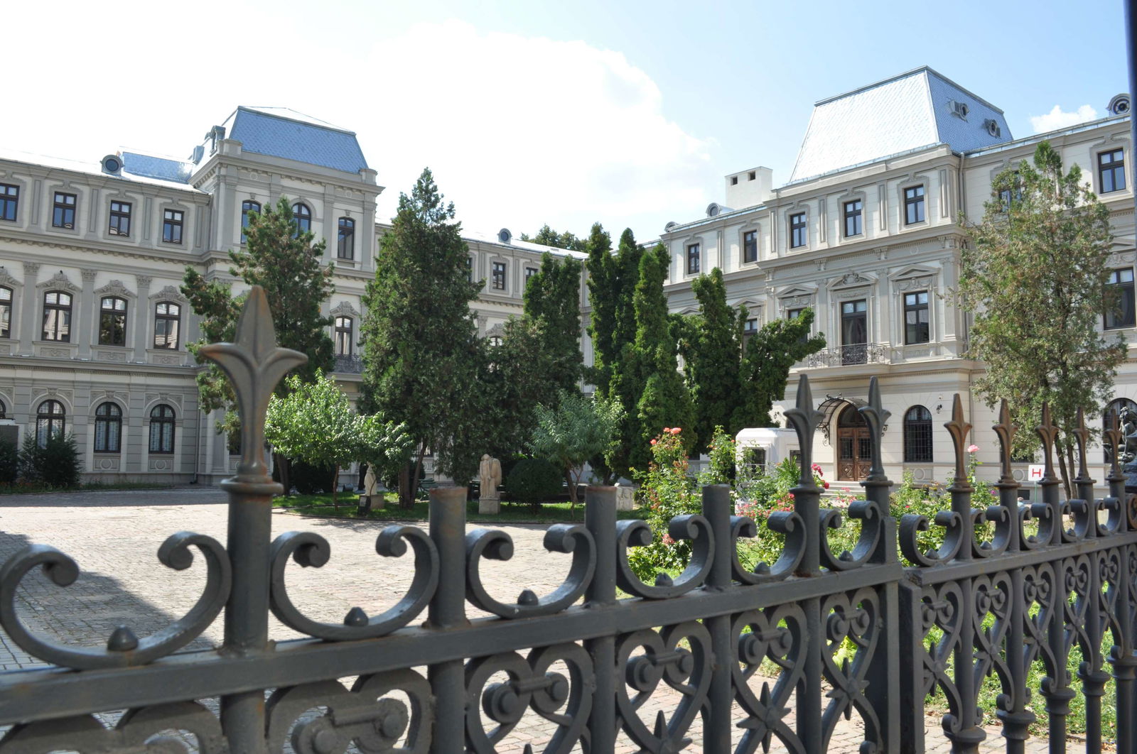 The Art Collections Museum