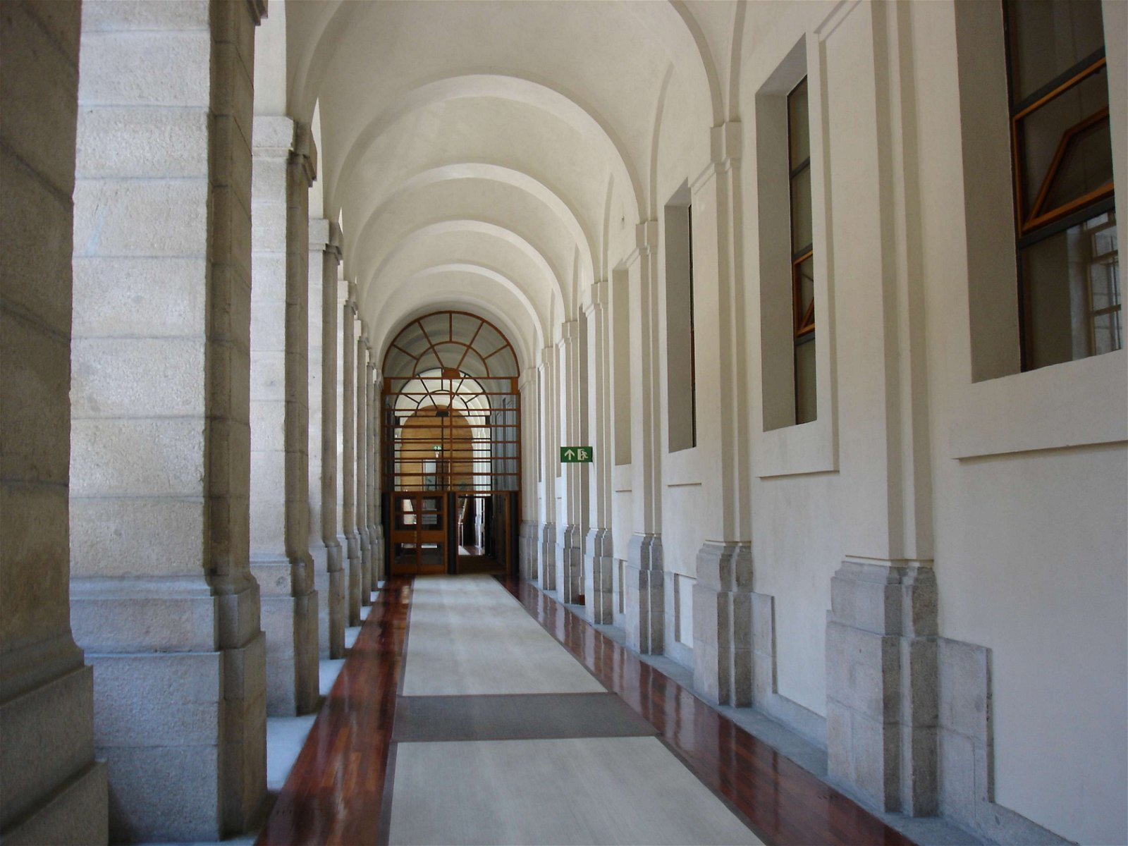 Queen Sofia Arts Center (Museo Nacional Centro de Arte Reina Sofia)