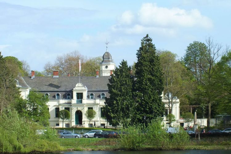 Schloss Britz