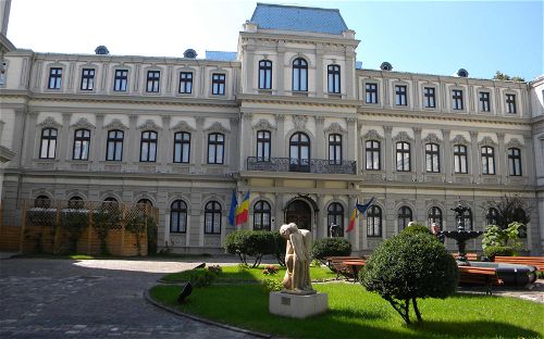 The Art Collections Museum