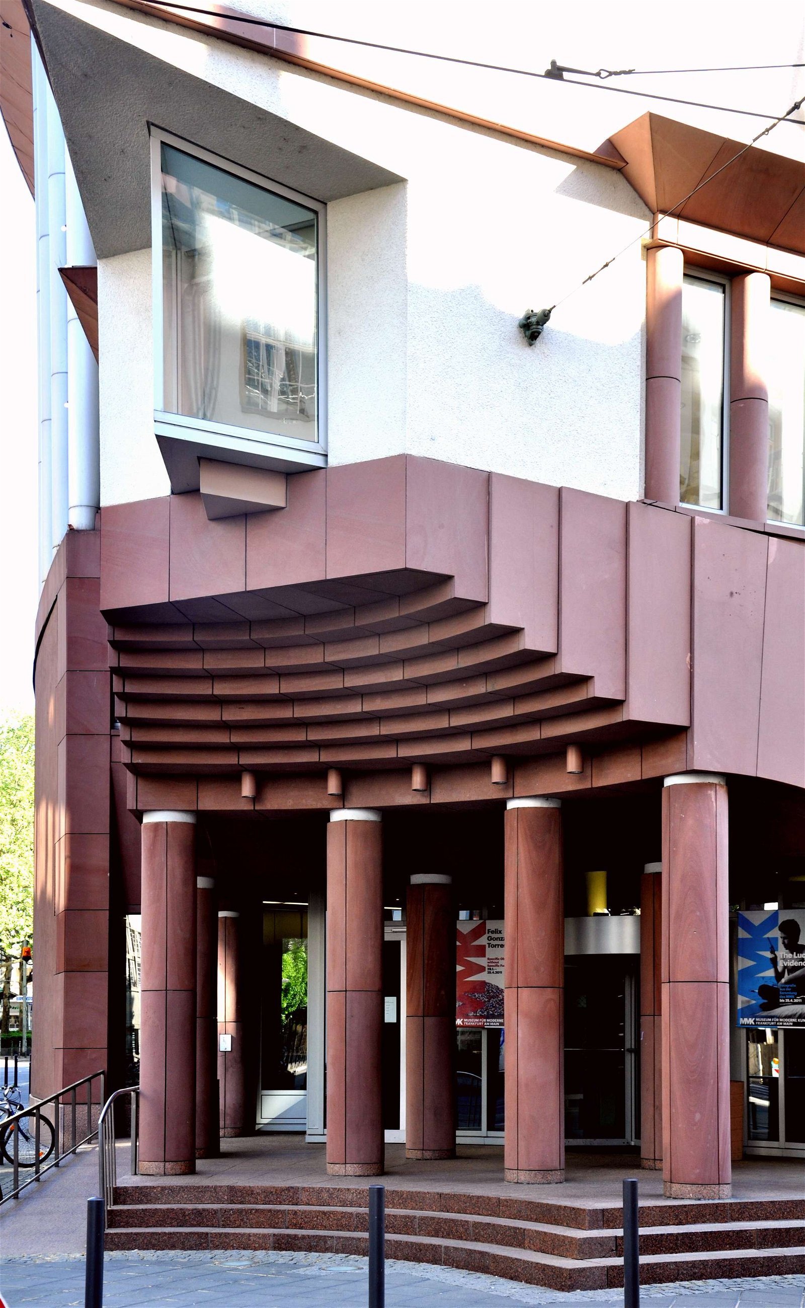 Museum of Modern Art (Museum fur Moderne Kunst)