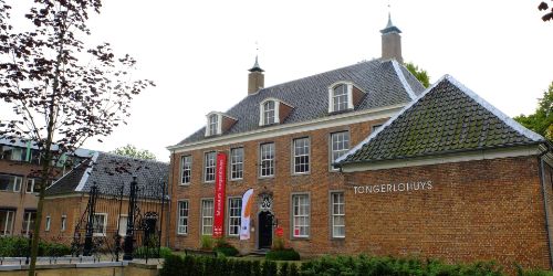 Amsterdamse School in West-Brabant - Bouwen met Jac. Hurks