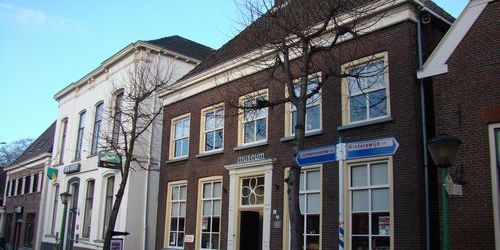 Van knoop tot pijp - De Aaltense hoornindustrie