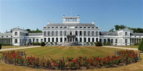 Palace in Wonderland