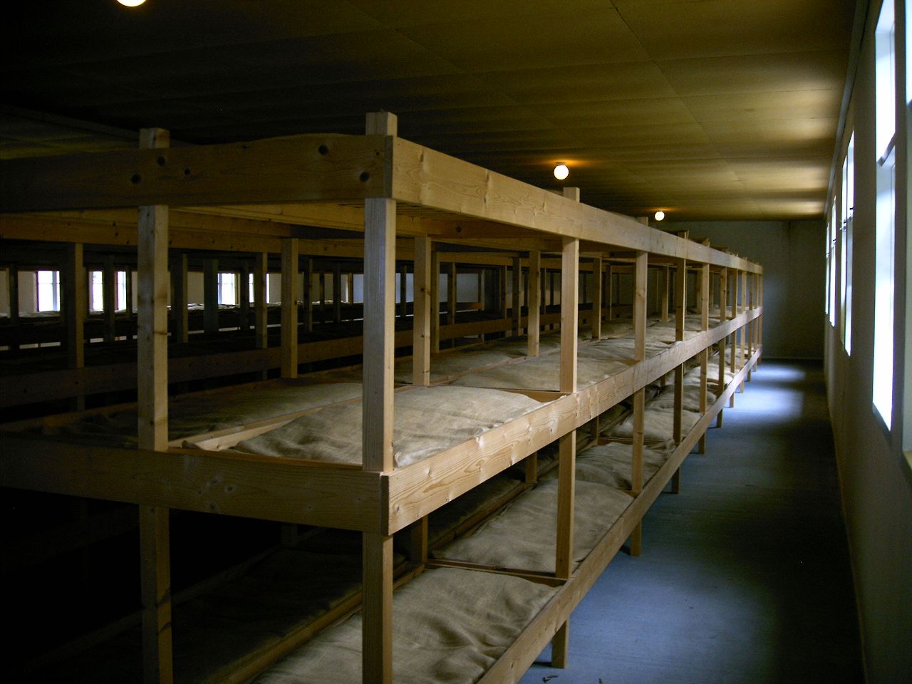 herzogenbusch concentration camp tour