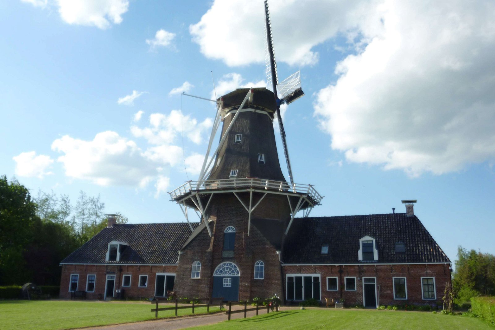 Olie- en Korenmolen Woldzigt