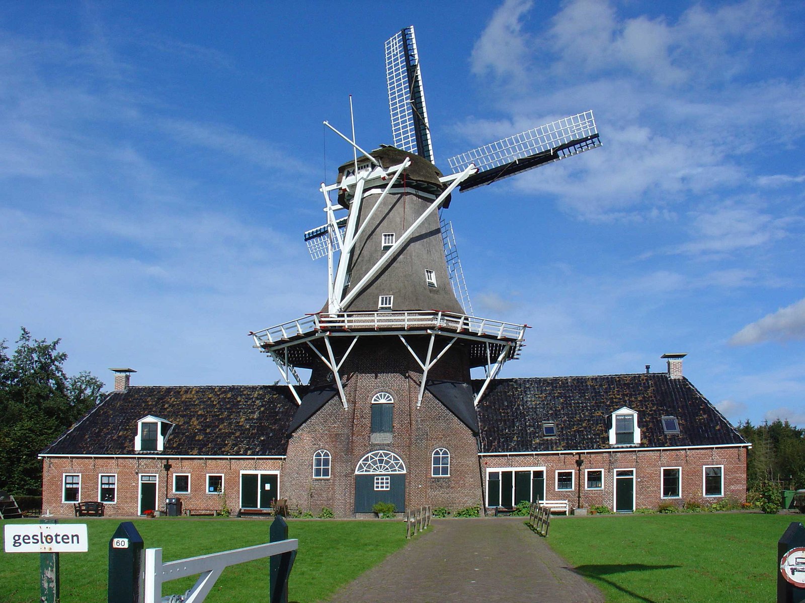 Olie- en Korenmolen Woldzigt