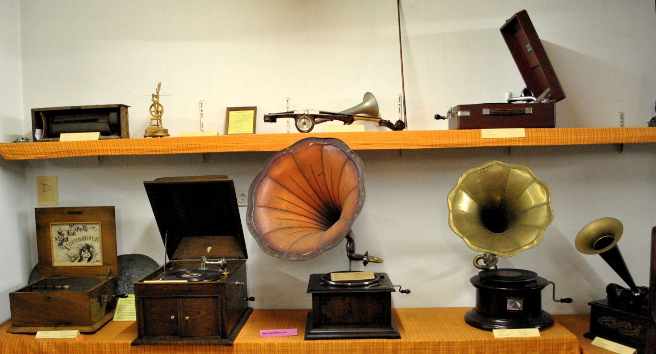 Radio museum Olen (Olen) - Visitor Information & Reviews