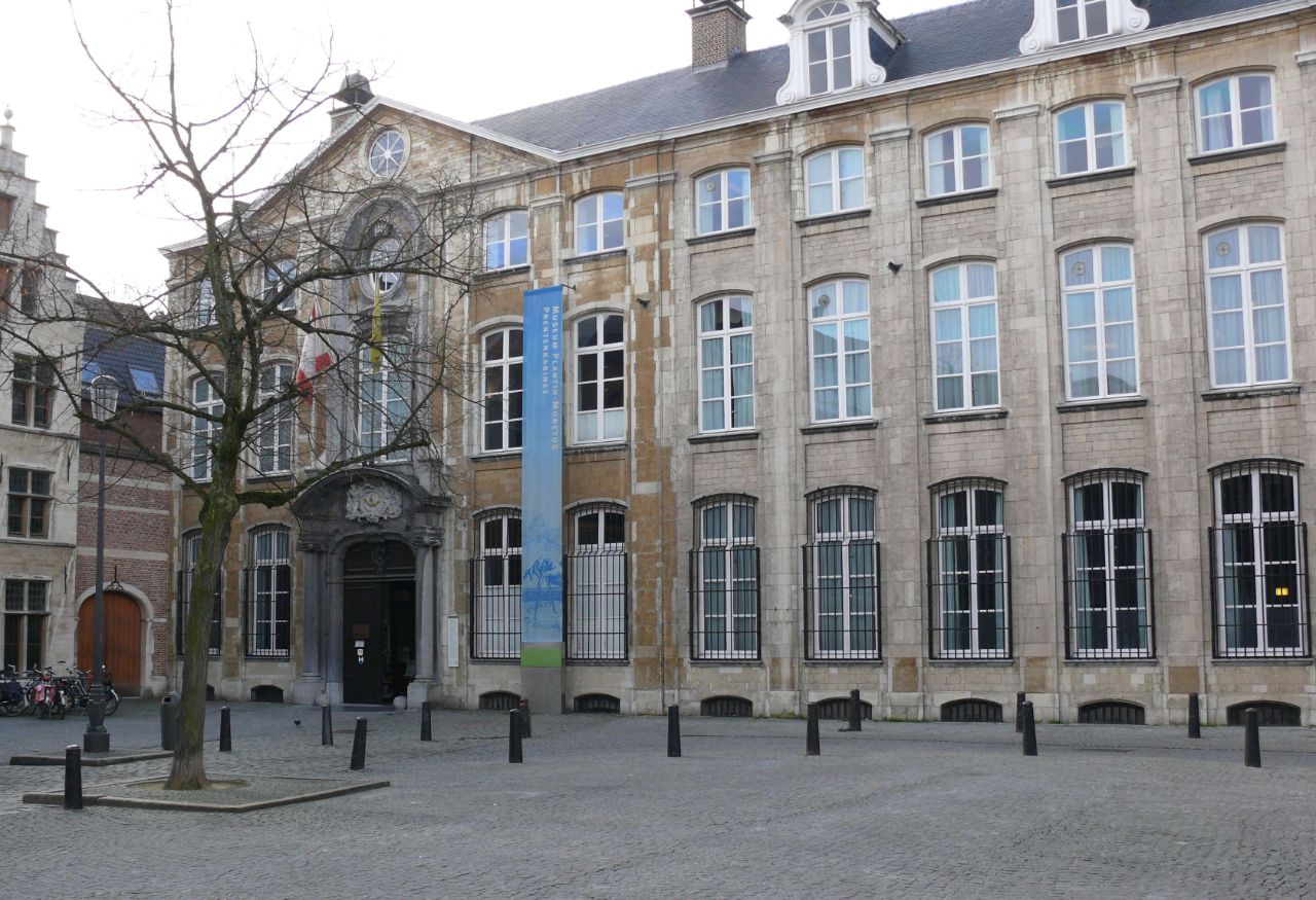 Museum aan de Stroom - Wikipedia