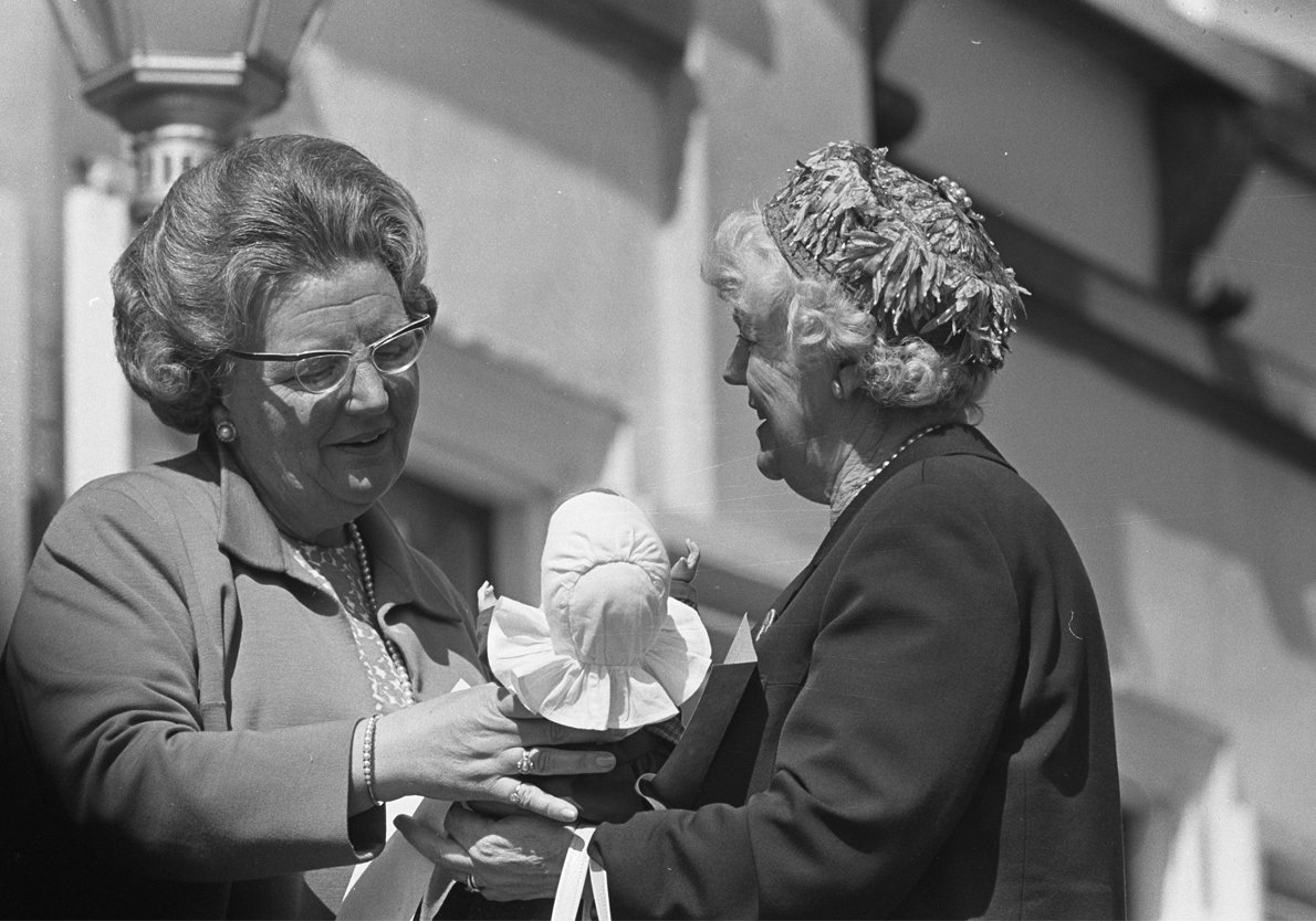 Poppen van Koningin Juliana