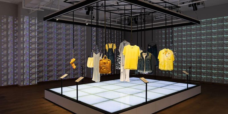 COLOUR Breakfast Tour