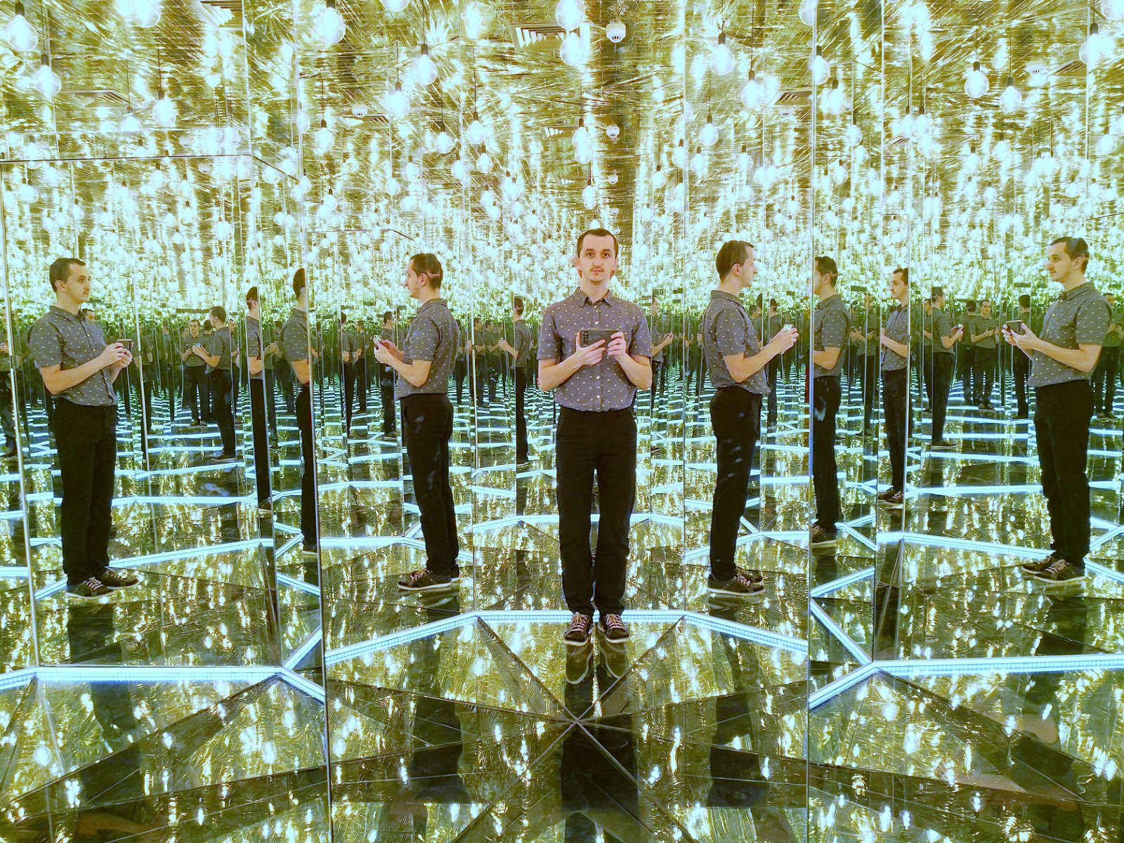 Infinity room