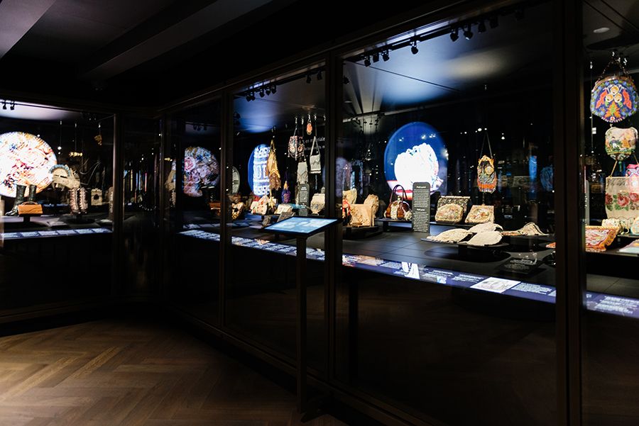 Exhibitions - Museum of Bags and Purses