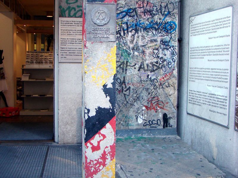 Berlin Wall Museum (Museum Haus am Checkpoint Charlie)