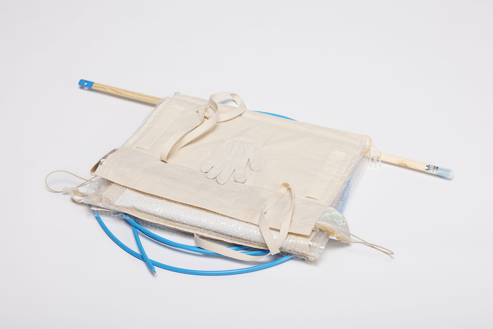 Ieva Kraule-Kūna & Elīna Vītola - Artist Crisis Center II: Tact Gear