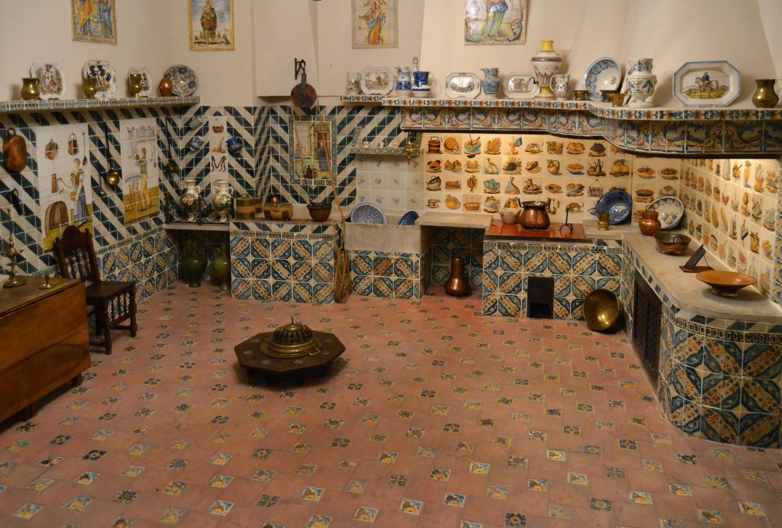 National Museum of Ceramics and Decorative Arts González Martí