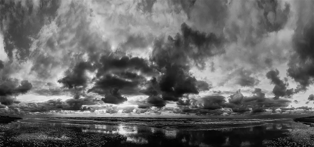 Time & Tide: Panoramic photographs by Siebe Swart