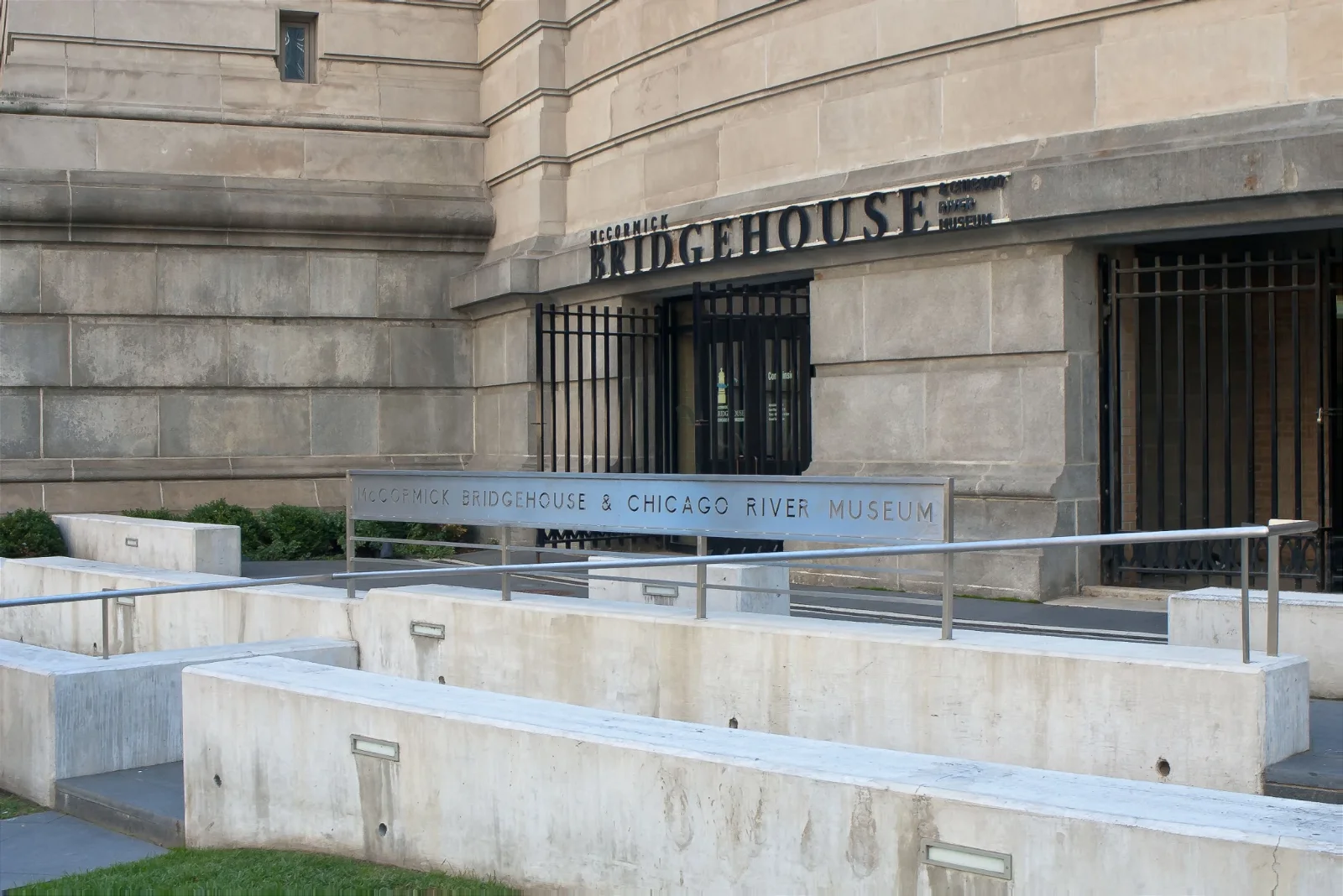 Mccormick Bridgehouse & Chicago River Museum