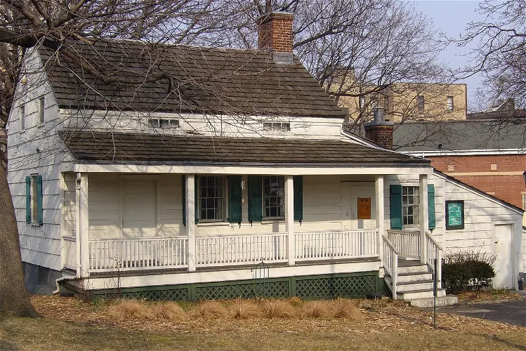 Edgar Allan Poe Cottage