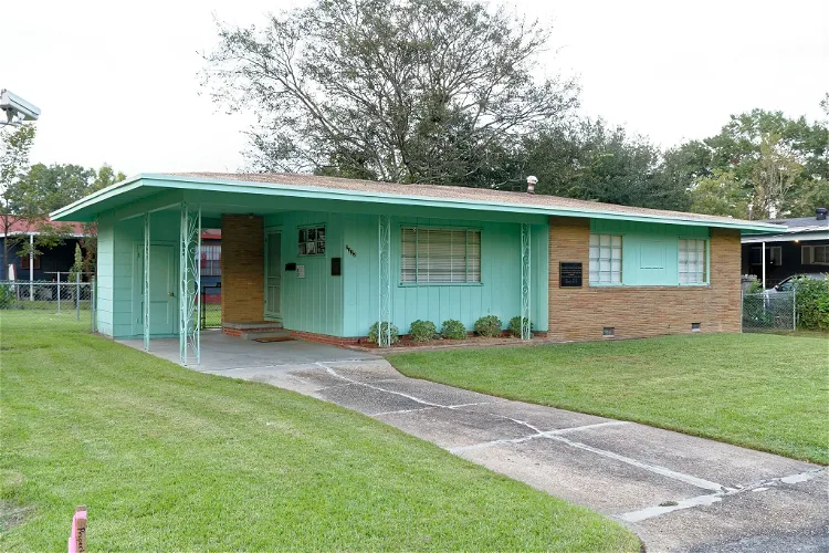 Medgar and Myrlie Evers House