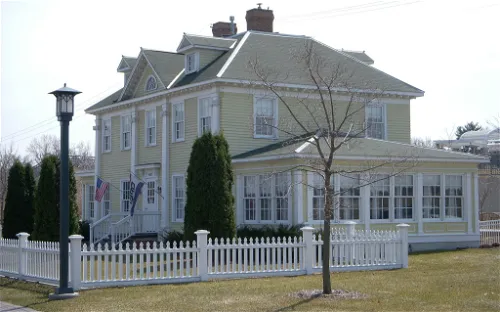 Longfellow House - Washington's Headquarters