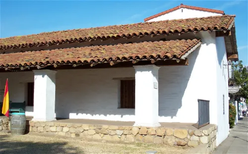 Casa De La Guerra