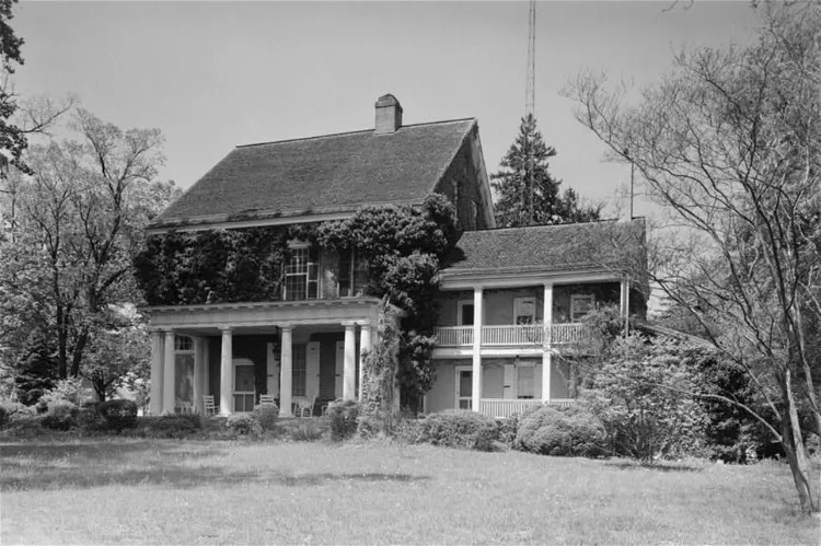 Delaware Governor's Mansion (woodburn)