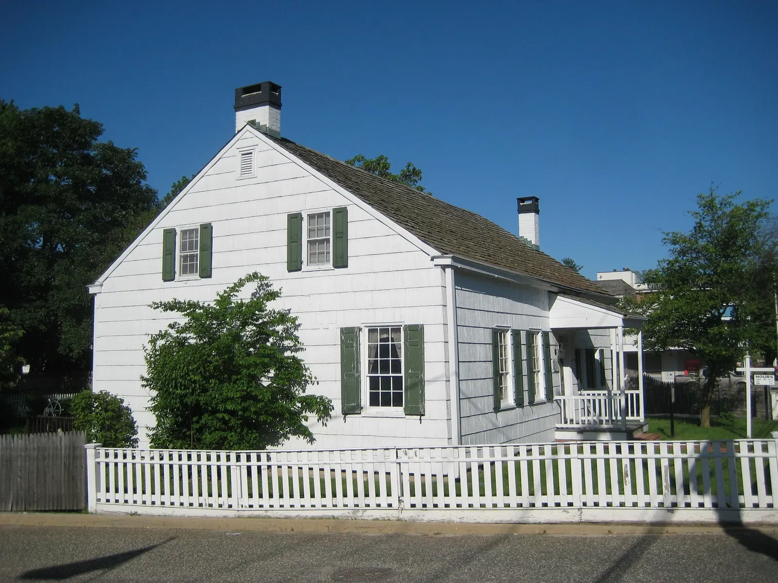 The EarleWightman House and Garden (Oyster Bay) Visitor Information