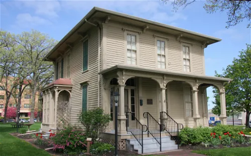 Heritage House Victorian Museum