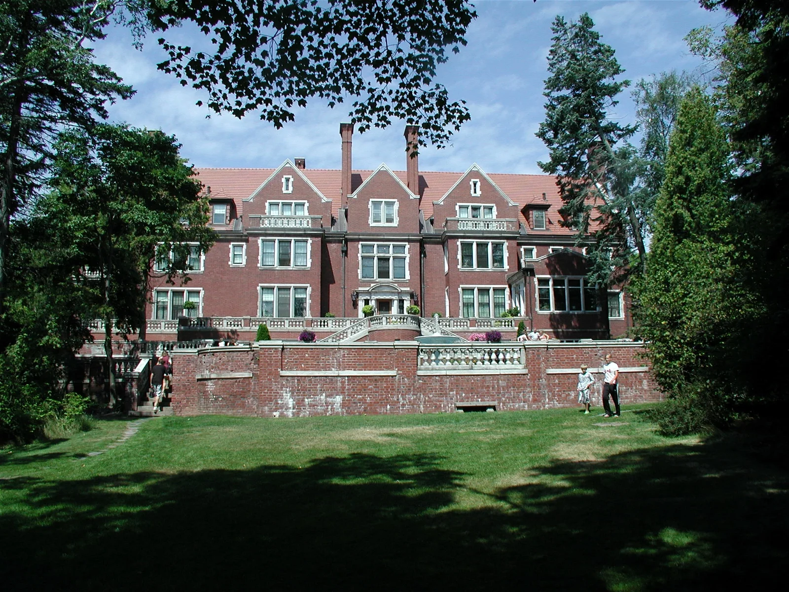 Glensheen Mansion - Historic Congdon Estate