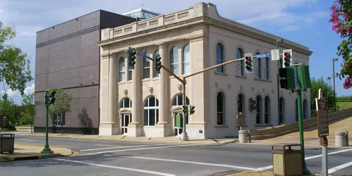 Perspective: The Art of Joe Ray