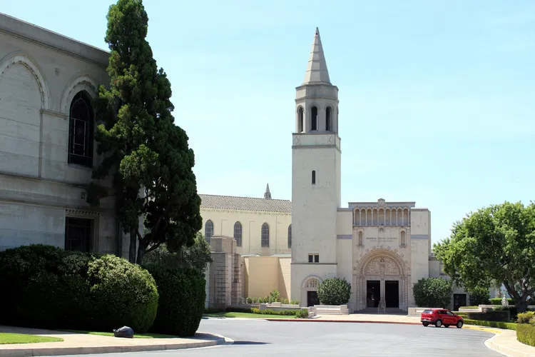 Forest Lawn Memorial Park