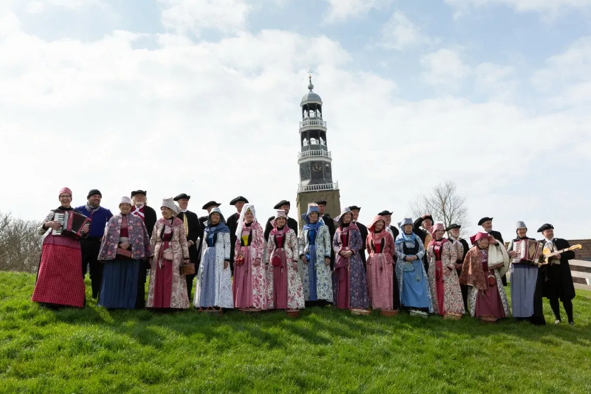 110 jaar Aald Hielpen