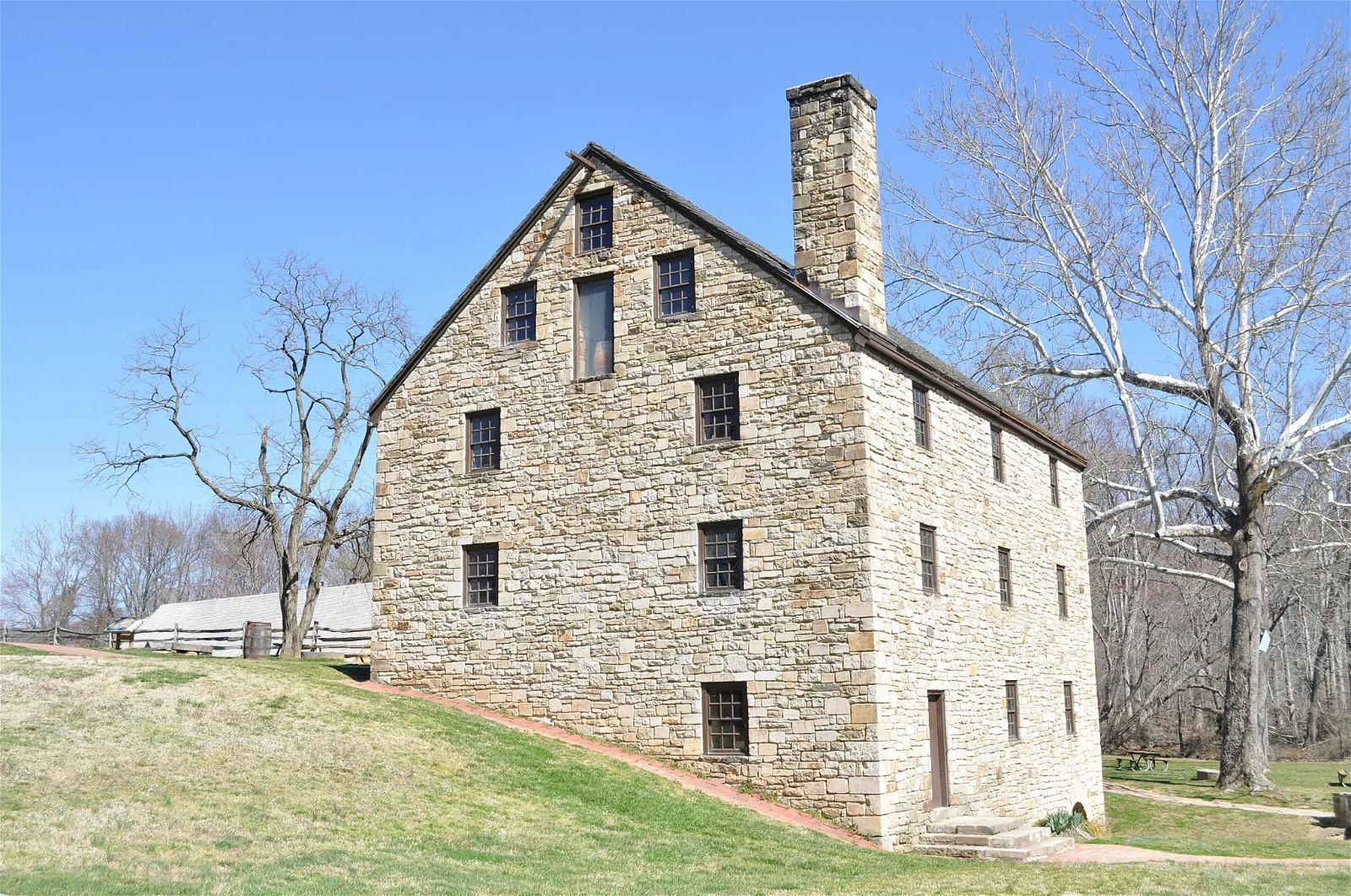 George Washington's Distillery & Gristmill (Mount Vernon) - Visitor ...