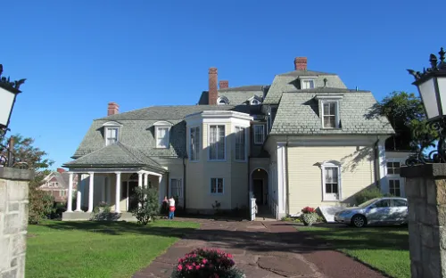 Wistariahurst Museum