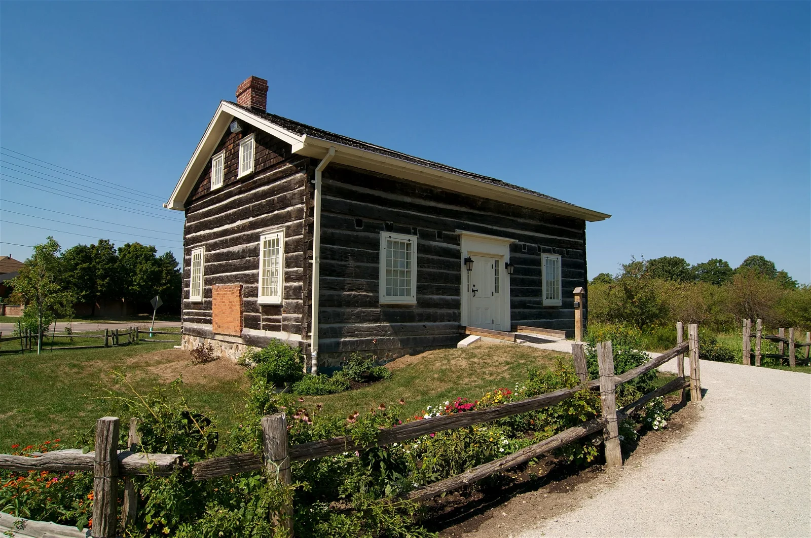 Leslie Log House