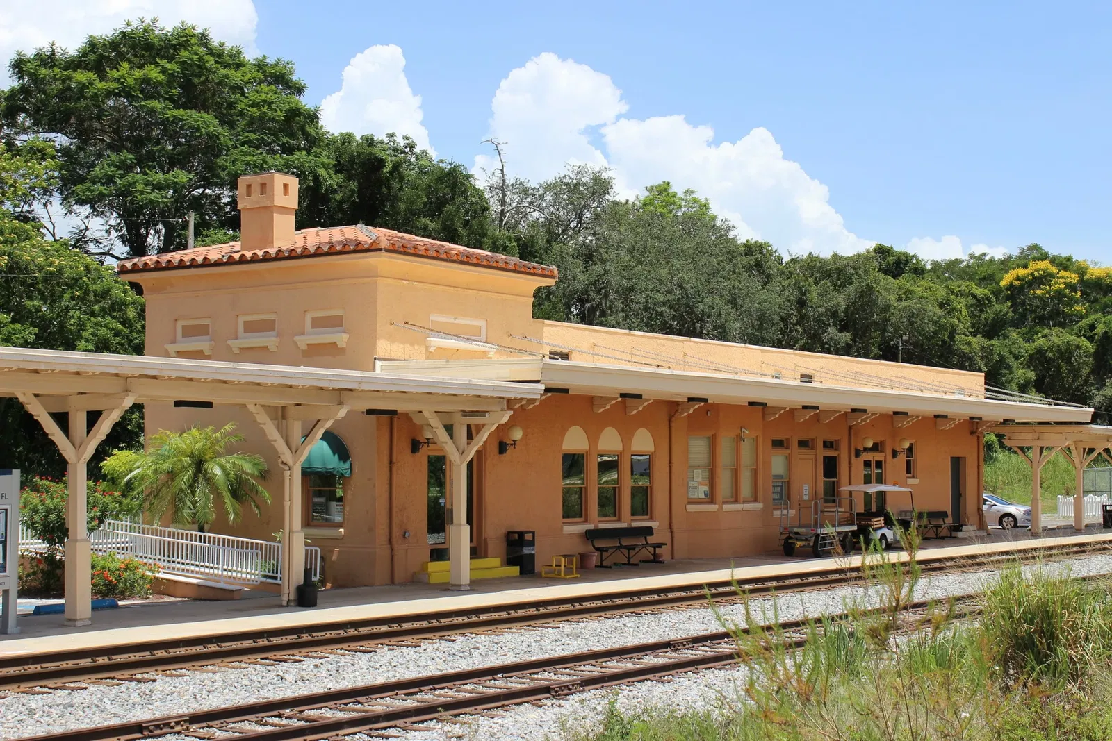Sebring: Museums, Exhibitions & Discounts - Whichmuseum