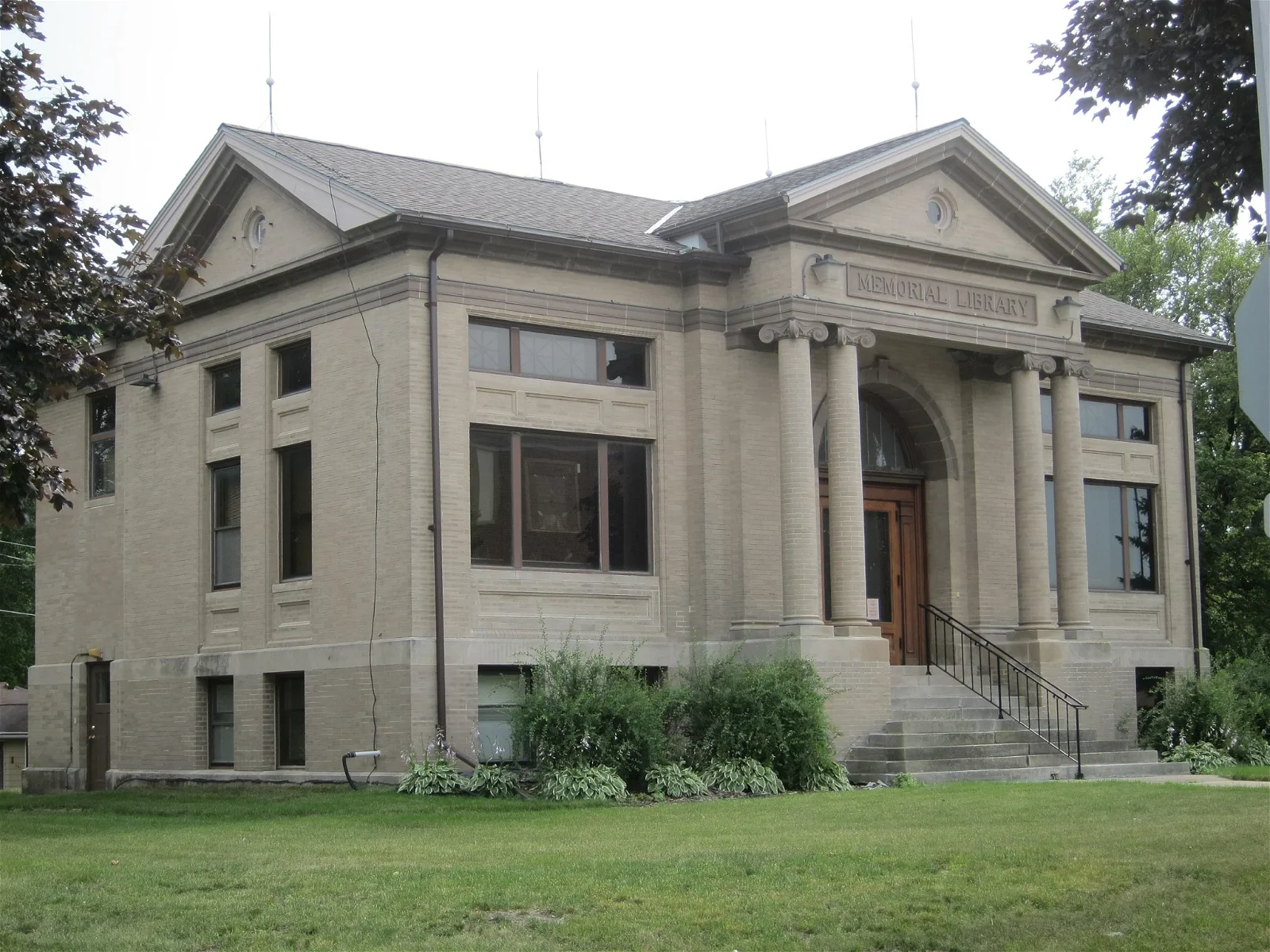 Etta C. Ross Memorial Library Museum