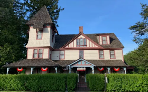 Hicks-Stearns Family Museum