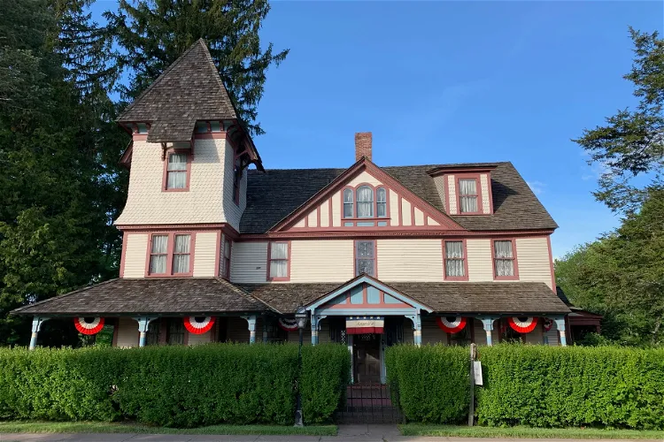 Hicks-Stearns Family Museum